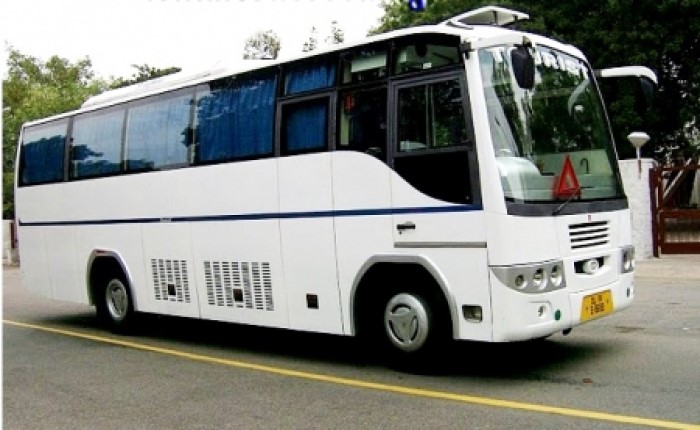 AC COACHES [25 SEATER]